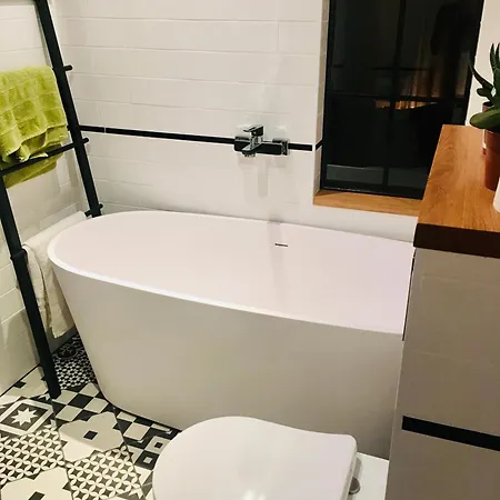 Seaview Noblessner Harbour Apartment, 8 Min To Downtown Apartment