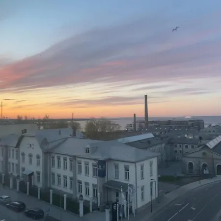 Seaview Noblessner Harbour Apartment, 8 Min To Downtown 아파트