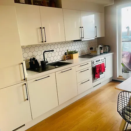 Seaview Noblessner Harbour Apartment, 8 Min To Downtown Apartment